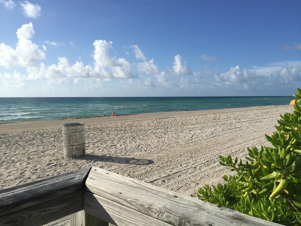 Casablanca On The Beach Miami Beach Exterior photo